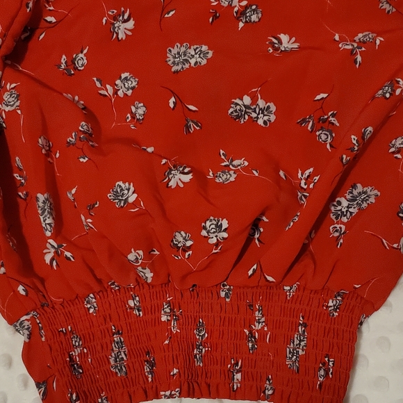 Sweater - Picture 4 of 4